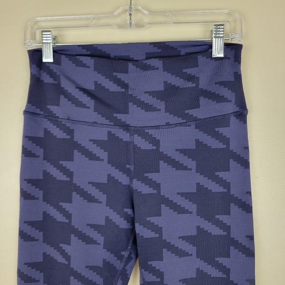 Alo Houndstooth Leggings - Picture 2 of 7